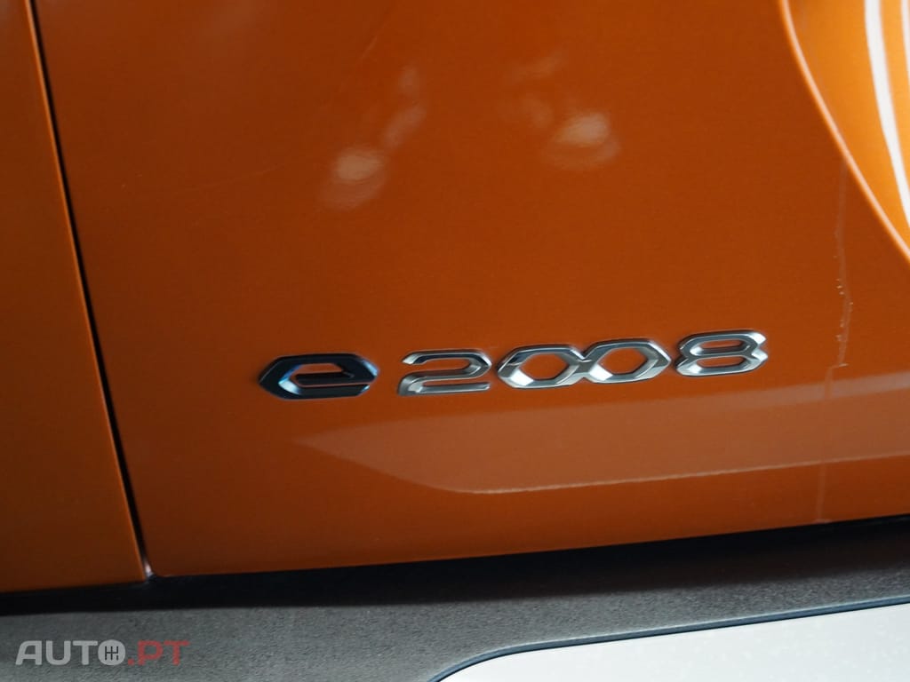 Peugeot E-2008 50 kWh Active