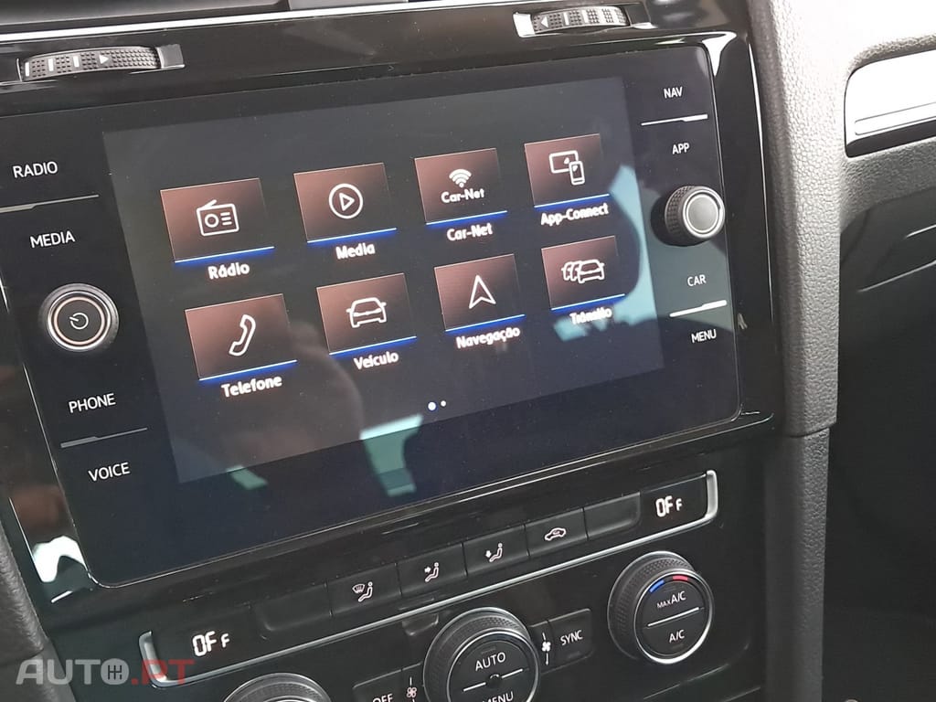 Volkswagen Golf 1.5 eTSI R-Line DSG