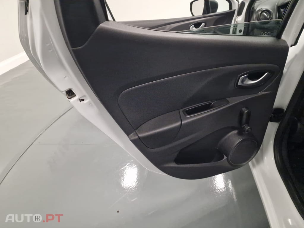 Renault Clio SOCIETE 1.5 DCI ZEN IVA DEDUTÍVEL