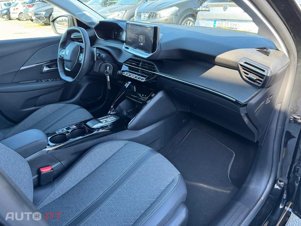 Peugeot 208 1.2 Hybrid Allure e-DCS6