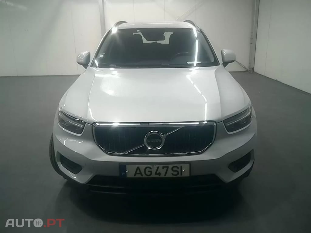 Volvo XC40 1.5 T2 Momentum Core