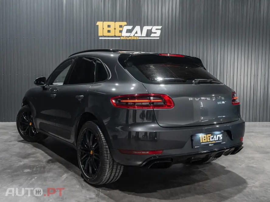 Porsche Macan PDK