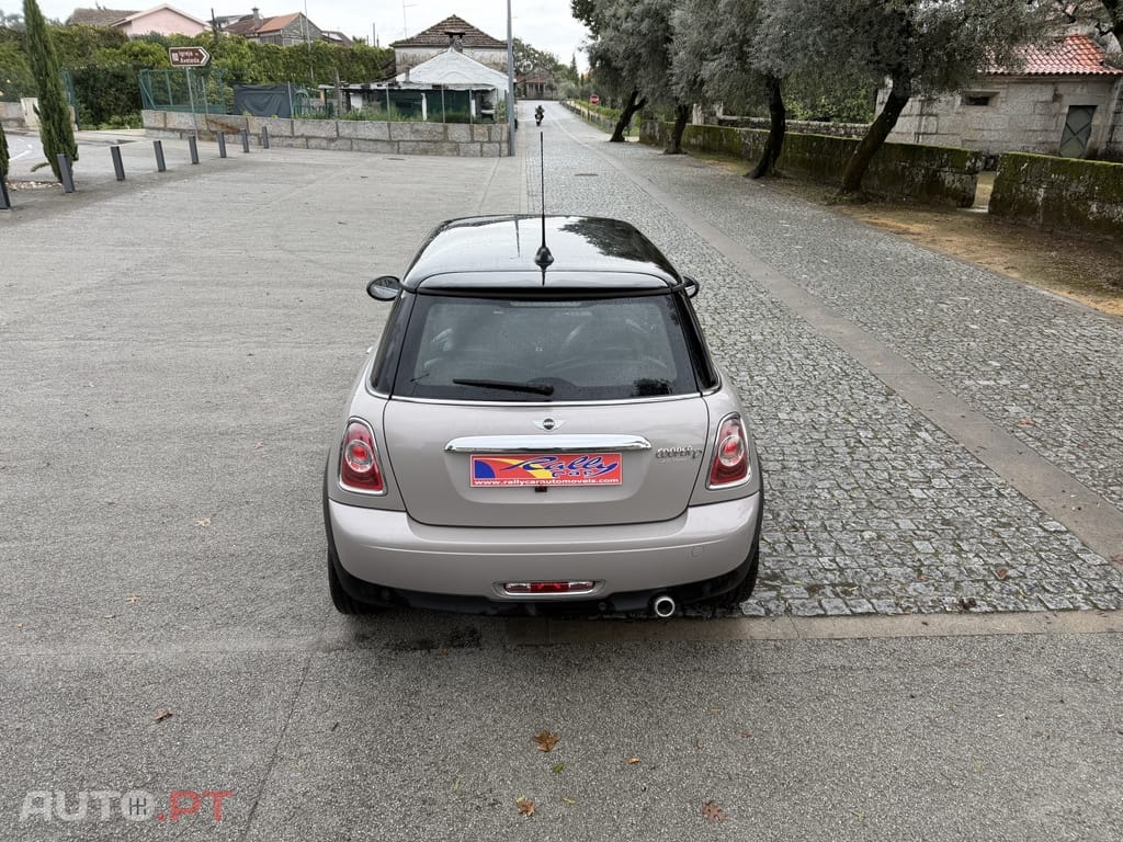 MINI Cooper Cooper D