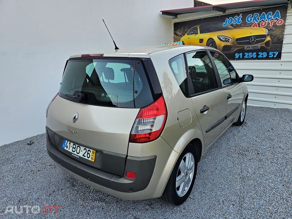 Renault Scénic 1.5 dCi Dynamique Luxe — fotografia 3