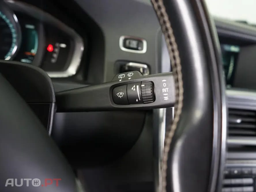 Volvo V60 2.4 D6 Momentum AWD Phev