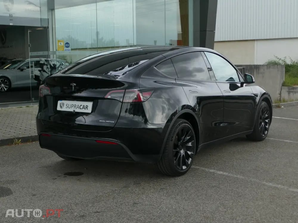 Tesla Model Y Long Range Tração Integral