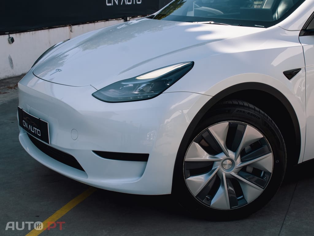 Tesla Model Y Long Range Dual Motor AWD