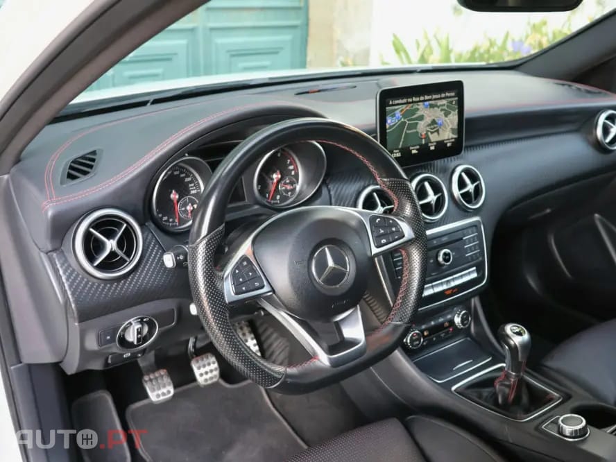 Mercedes-Benz A 180 AMG Line