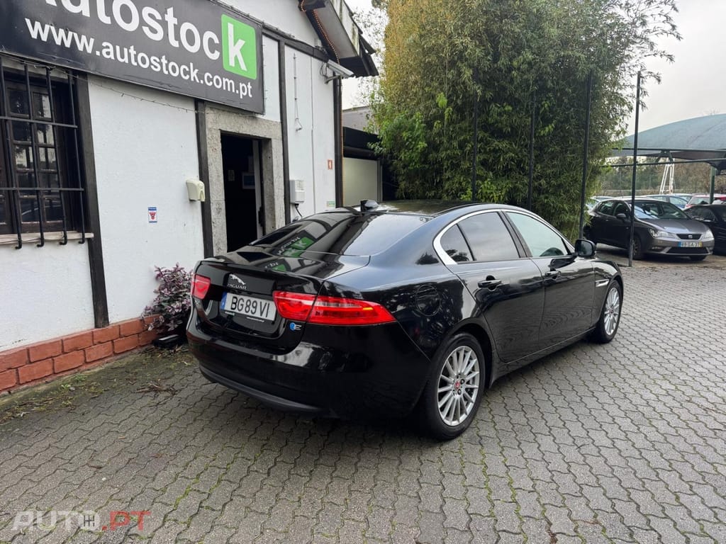 Jaguar XE E-Performance Pure