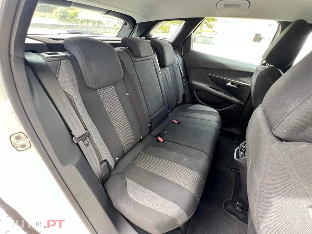 Peugeot 3008 1.5 BlueHDi Allure EAT8