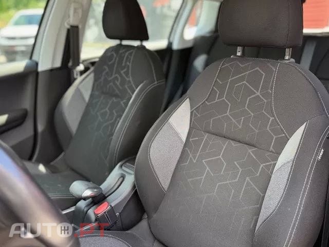 Peugeot 2008 other_Outro