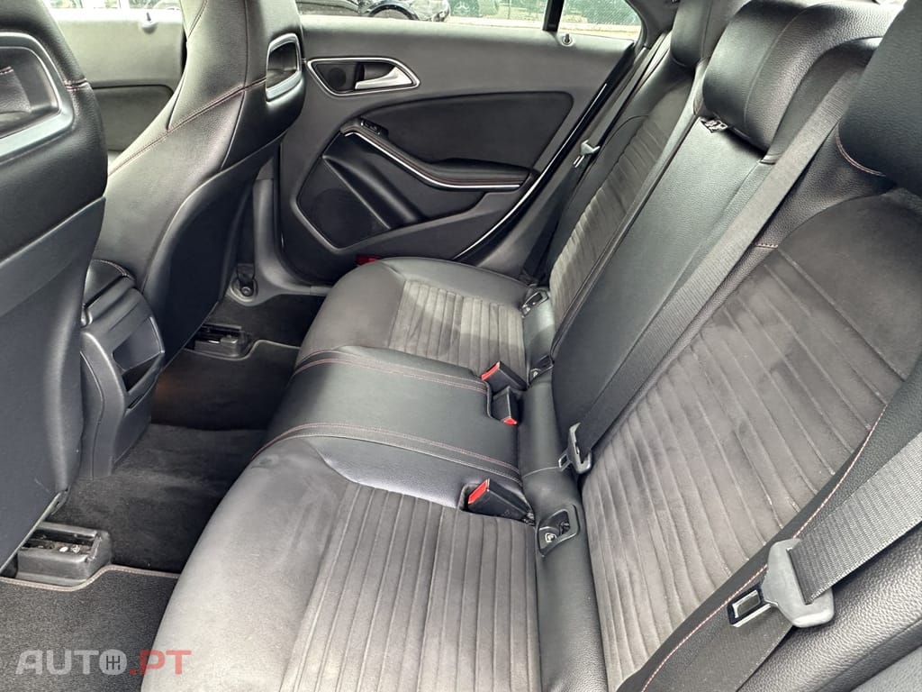 Mercedes-Benz CLA 200 AMG Line
