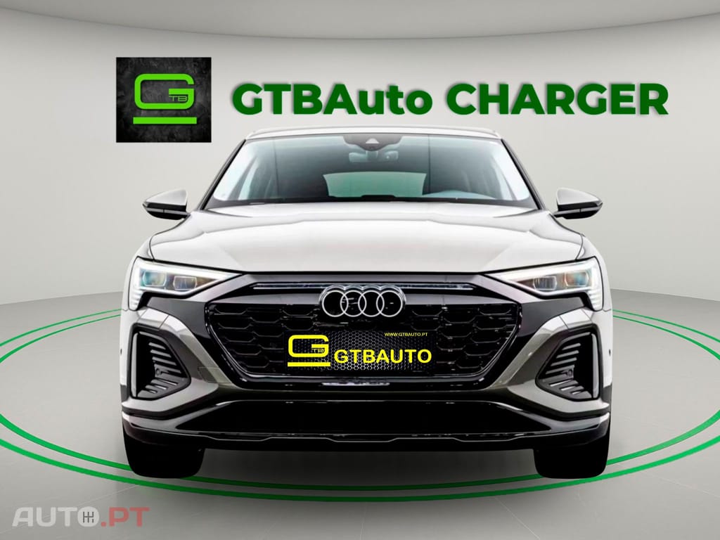 Audi Q8 E-Tron 55 S LINE BLACK 