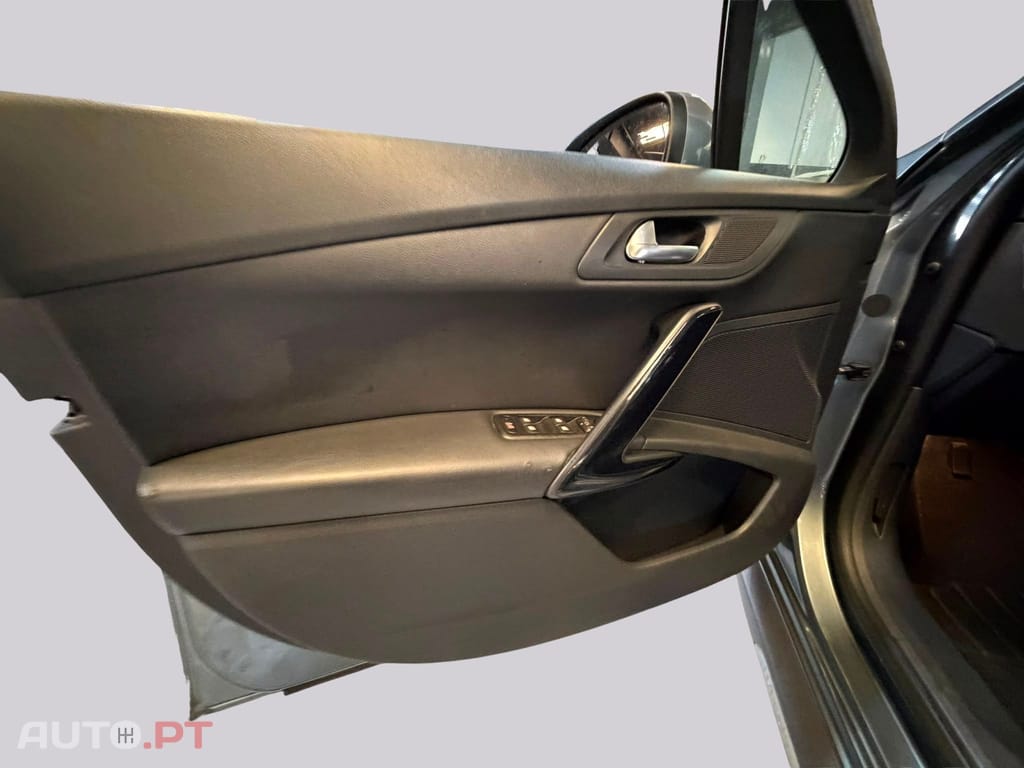 Peugeot 508 RXH 2.0 HDi Hybrid4 2-Tronic — fotografia 11