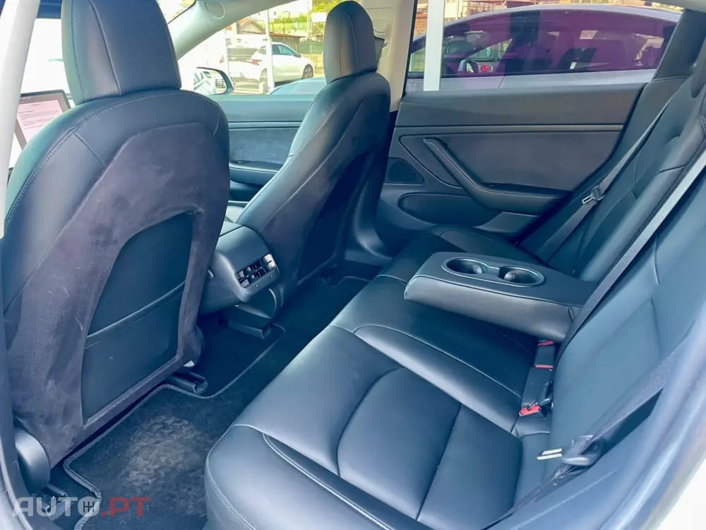 Tesla Model 3 Standard Range Plus RWD