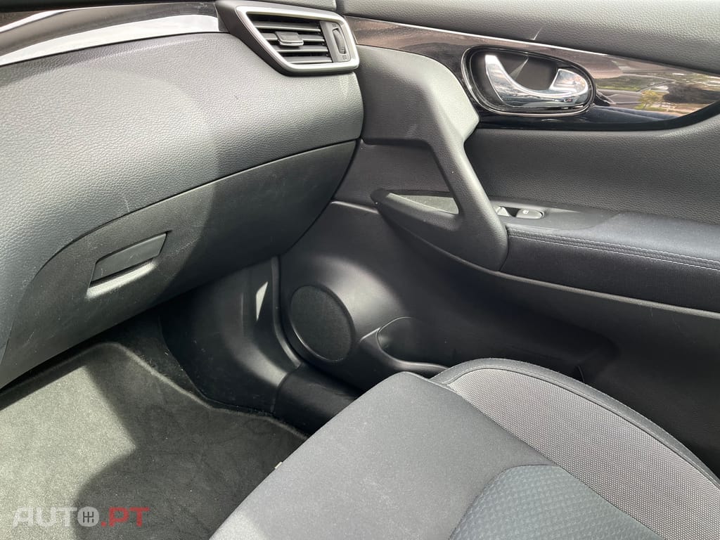 Nissan Qashqai Connecta JLL 18