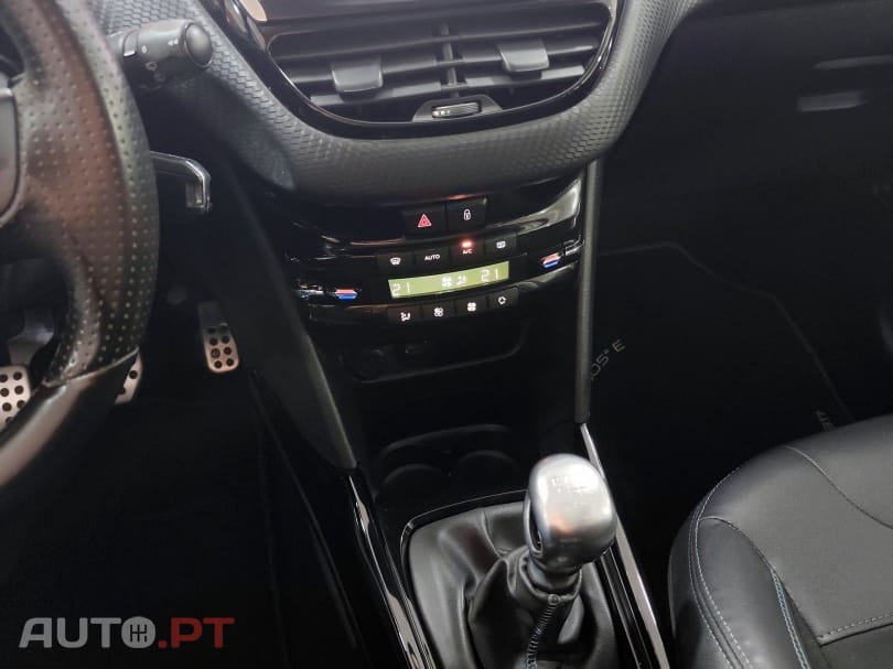 Peugeot 2008 1.6 BlueHDi Crossway