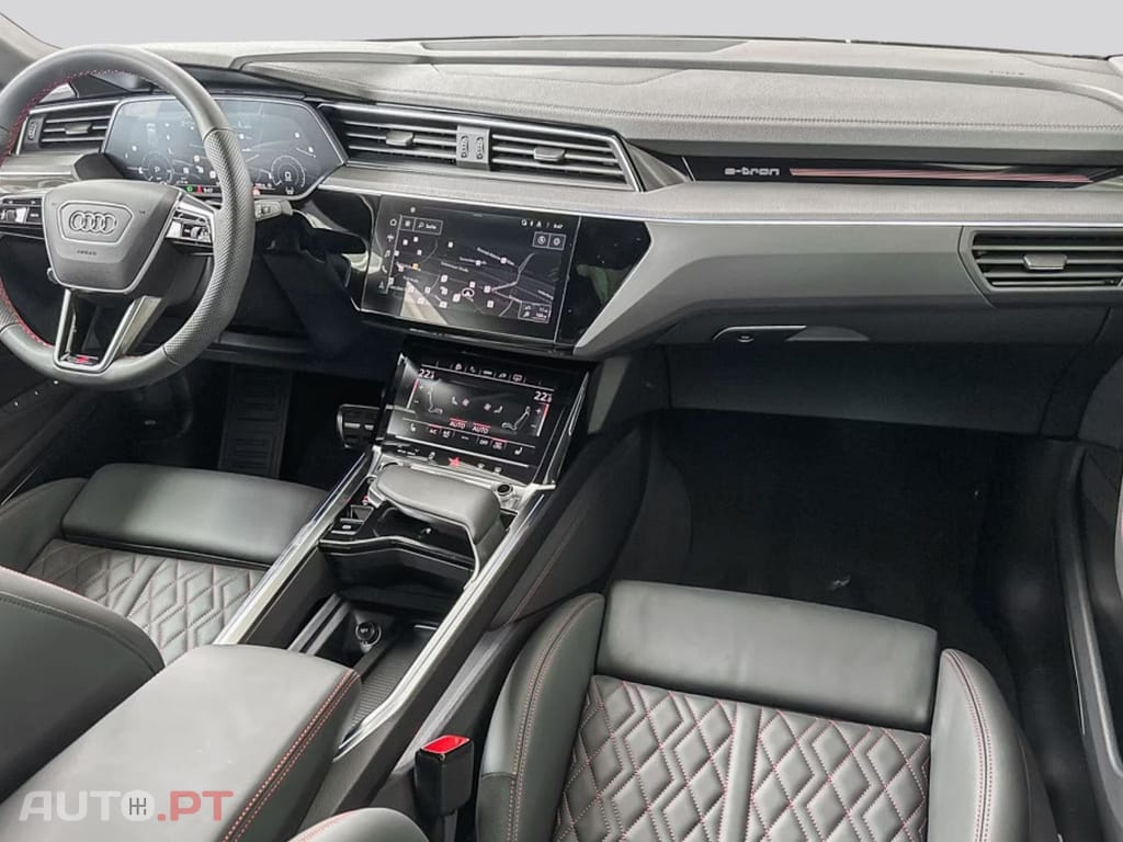 Audi Q8 E-Tron I.V.A DEDUTIVEL 55 S line 