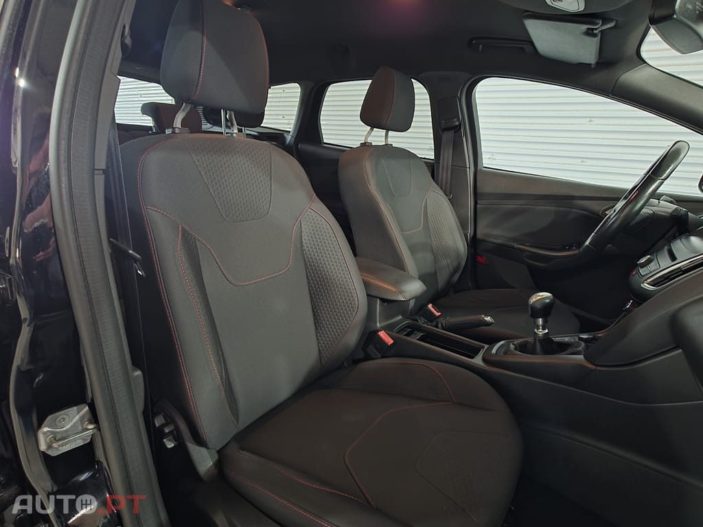 Ford Focus SW 1.5 TDCi EcoBlue ST-Line