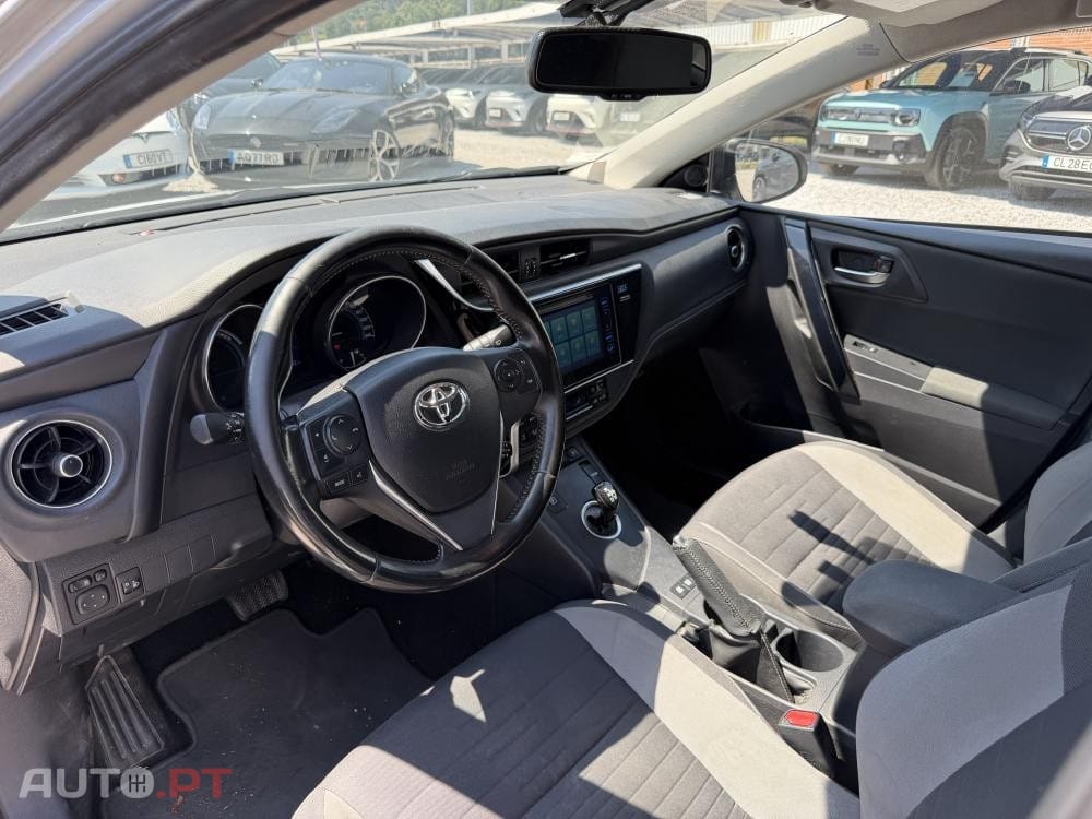 Toyota Auris Touring Sports 1.8 HSD Comfort +P.Techno+P.Sport