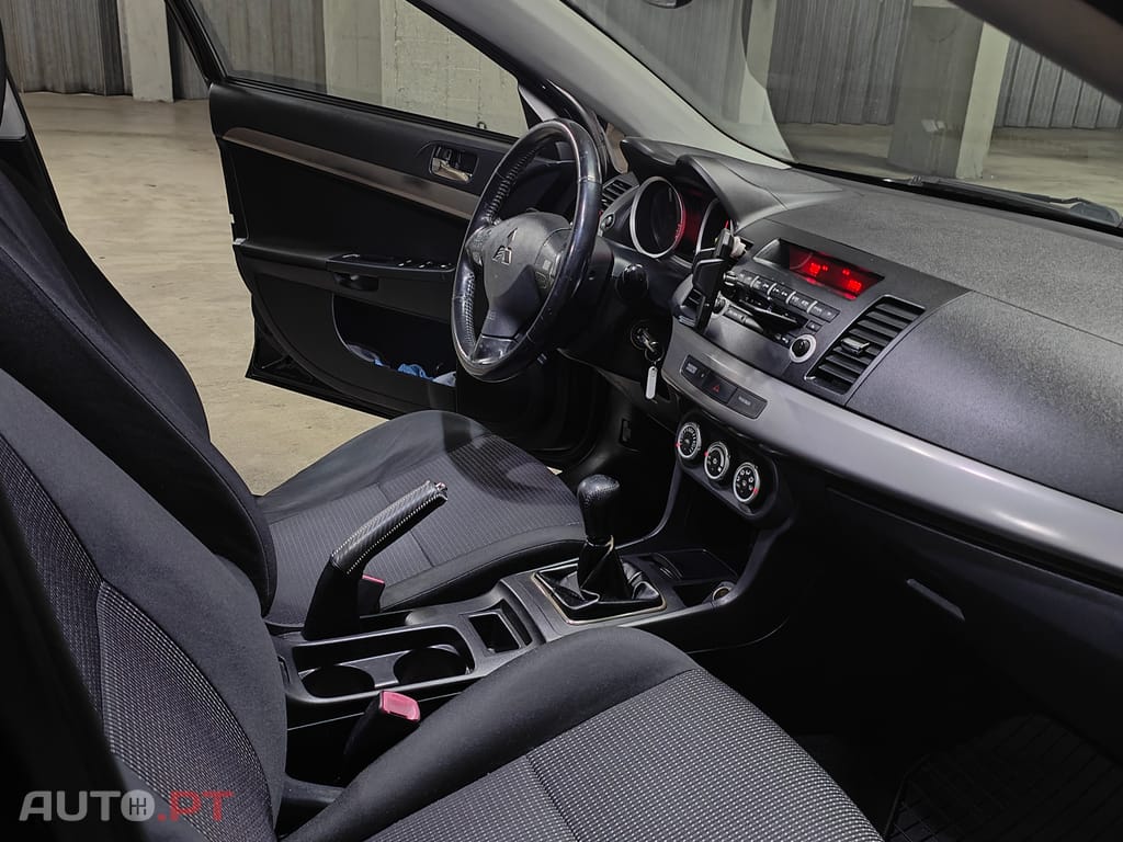 Mitsubishi Lancer Inivite