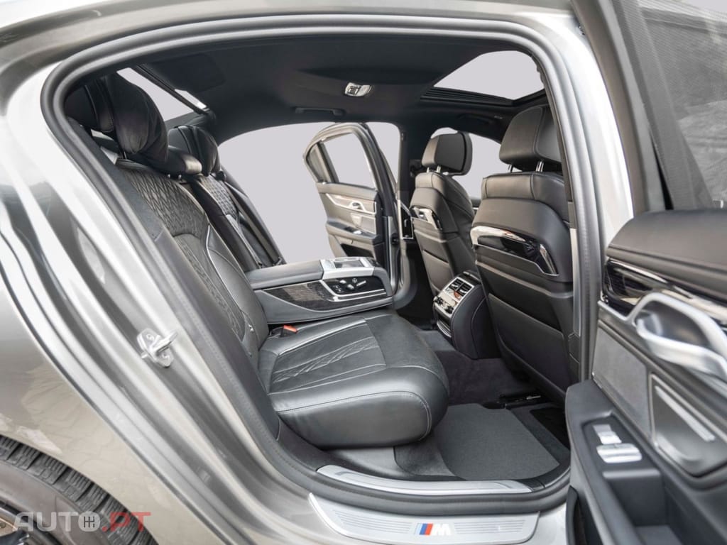 BMW 745 I.V.A DEDUTIVEL e M Sportpaket Laserlicht Head Up