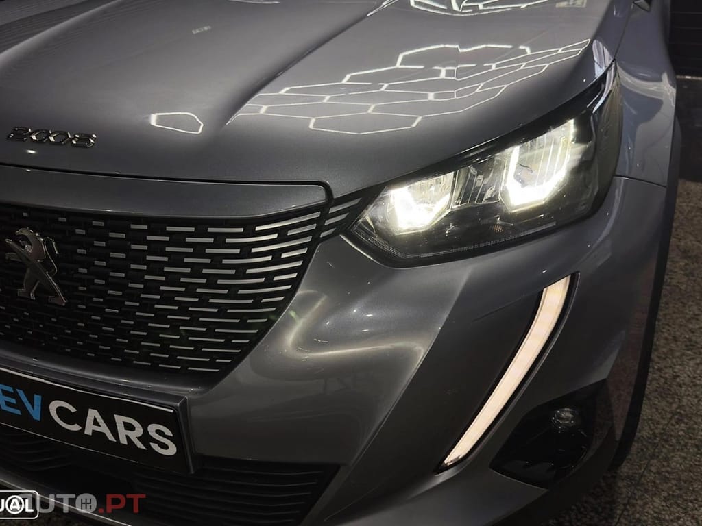 Peugeot E-2008 50 kWh Allure Pack