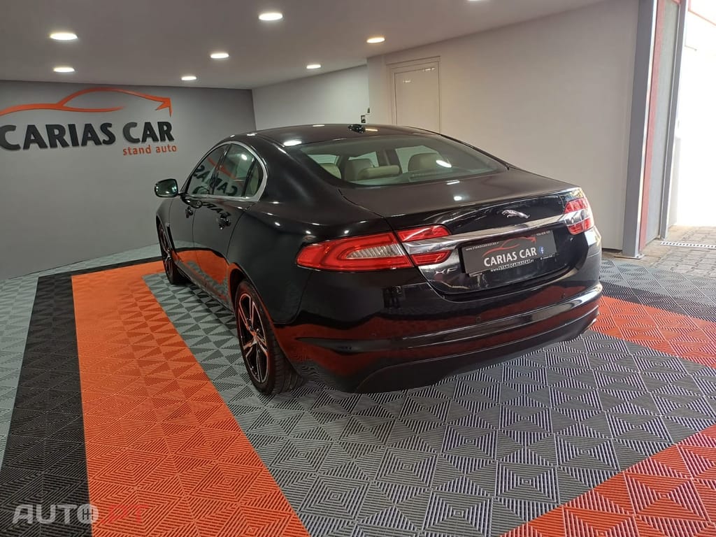 Jaguar XF 2.2 D Premium Luxury