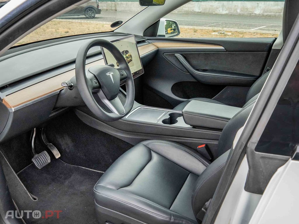 Tesla Model Y Long Range Dual Motor AWD