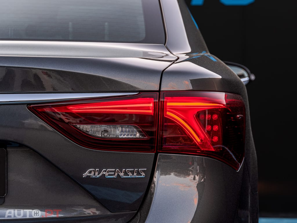 Toyota Avensis 2.0 D-4D Premium