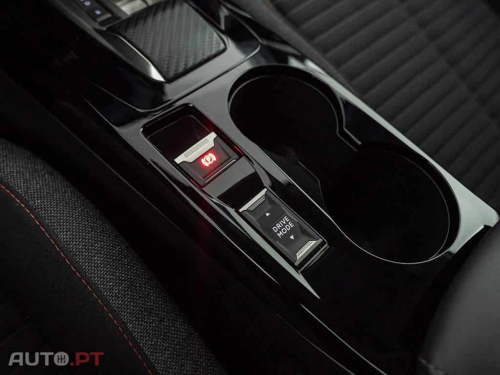 Peugeot E-2008 50 kWh Active