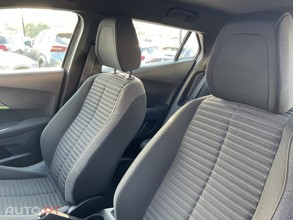 Peugeot 2008 1.2 PureTech Active Pack