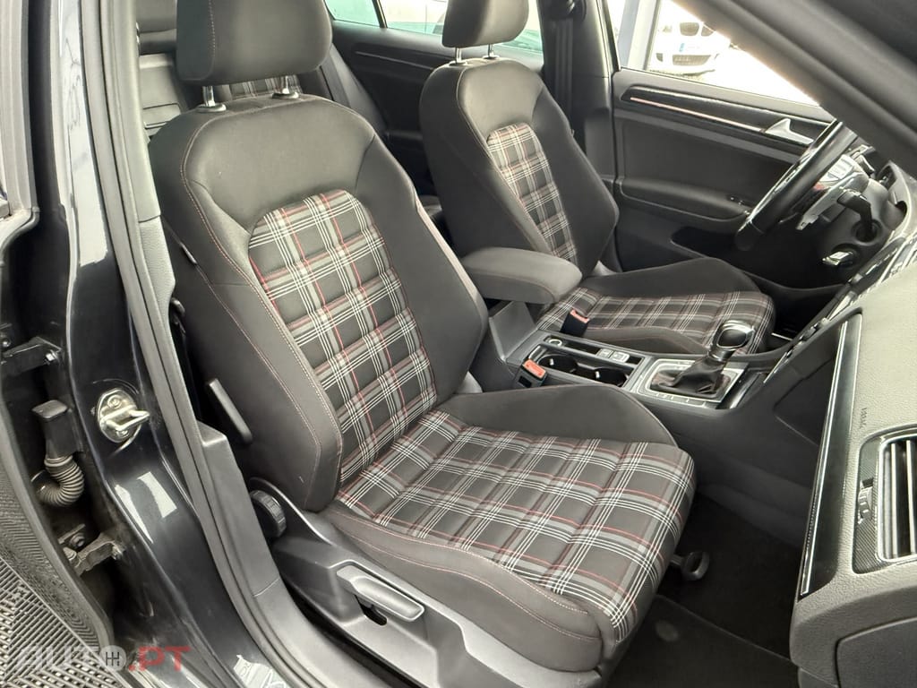Volkswagen Golf 2.0 TSI GTI DSG