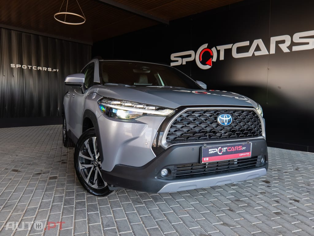 Toyota Corolla Cross 2.0 Hybrid Luxury