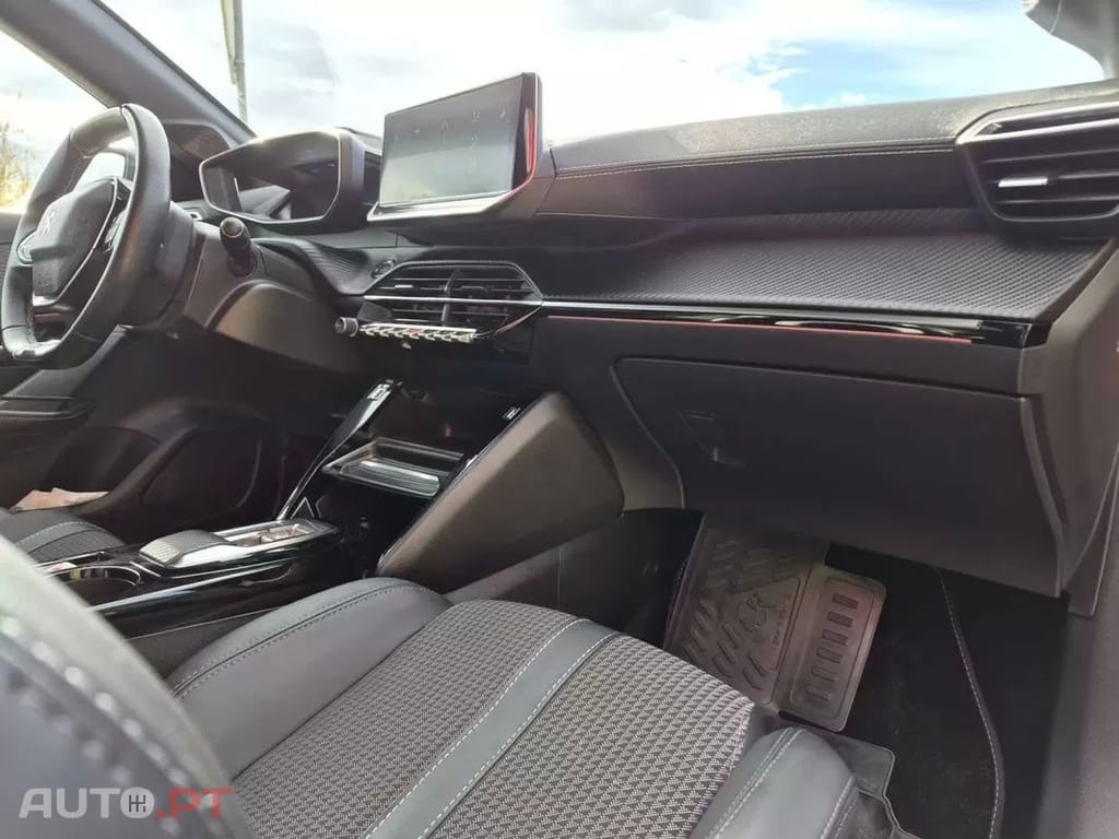 Peugeot E-208 50 kWh GT