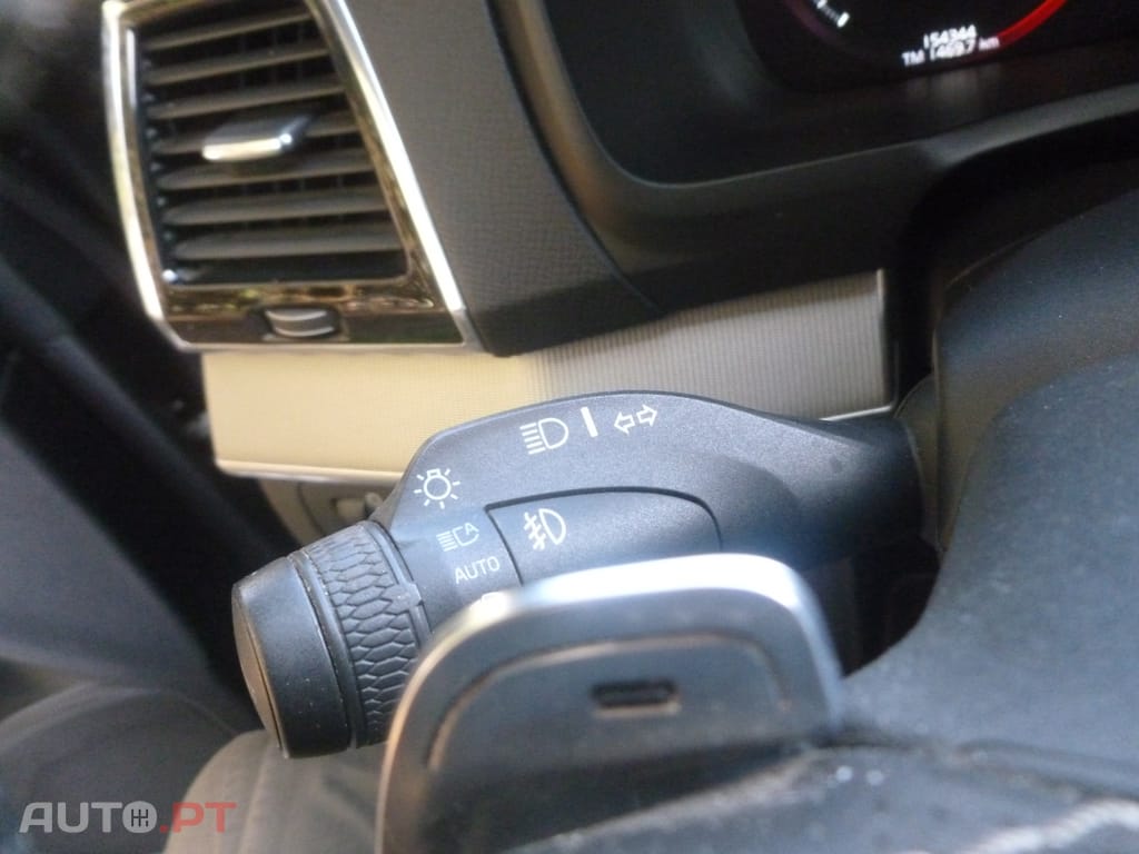 Volvo XC90 2.0 D4 R-Design Auto