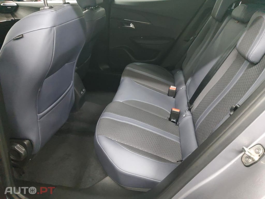 Peugeot 2008 1.5 BlueHDi Allure