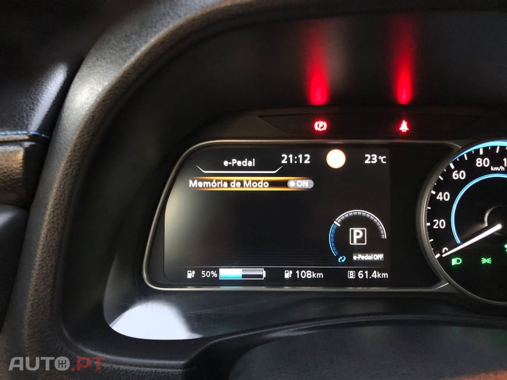 Nissan Leaf Tekna Two Tone