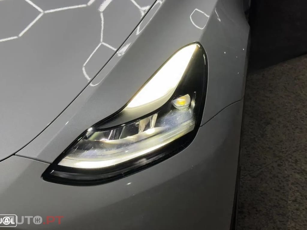 Tesla Model Y Long Range Dual Motor AWD