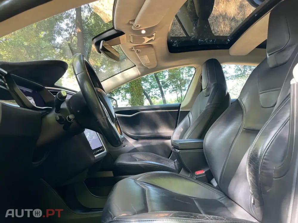 Tesla Model S 90D