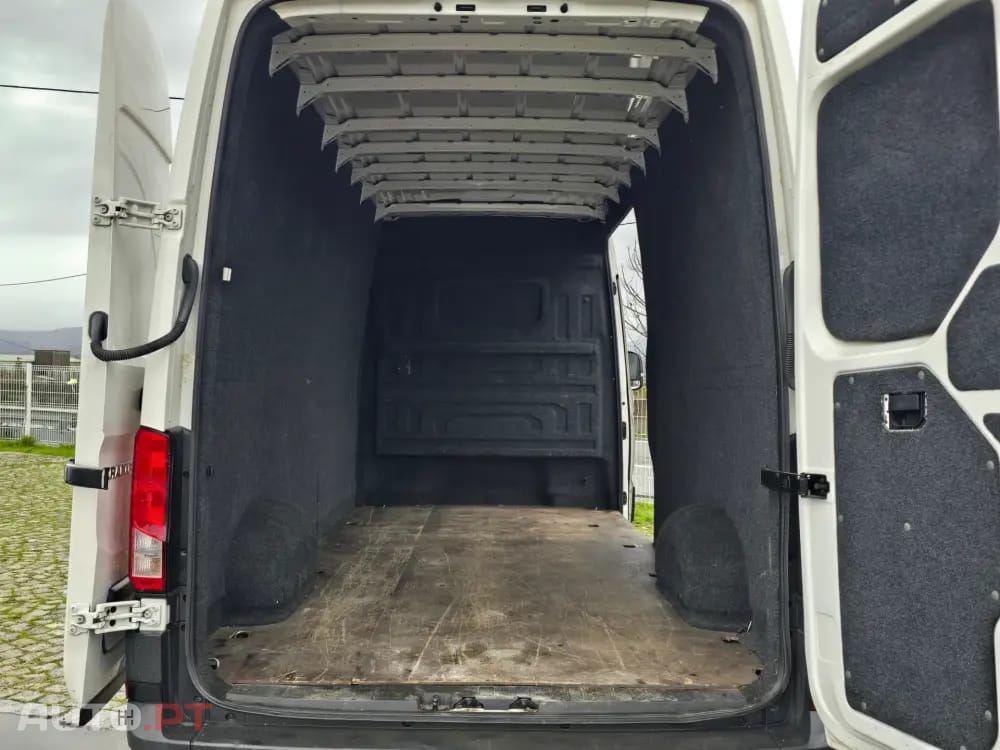 Volkswagen Crafter 35 2.0 TDI L3H3 Médio Tecto Alto