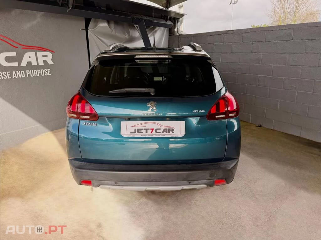 Peugeot 2008 PureTech 130 Allure