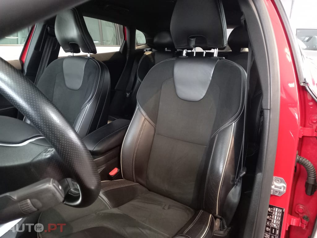Volvo V40 2.0 D2 R-Design