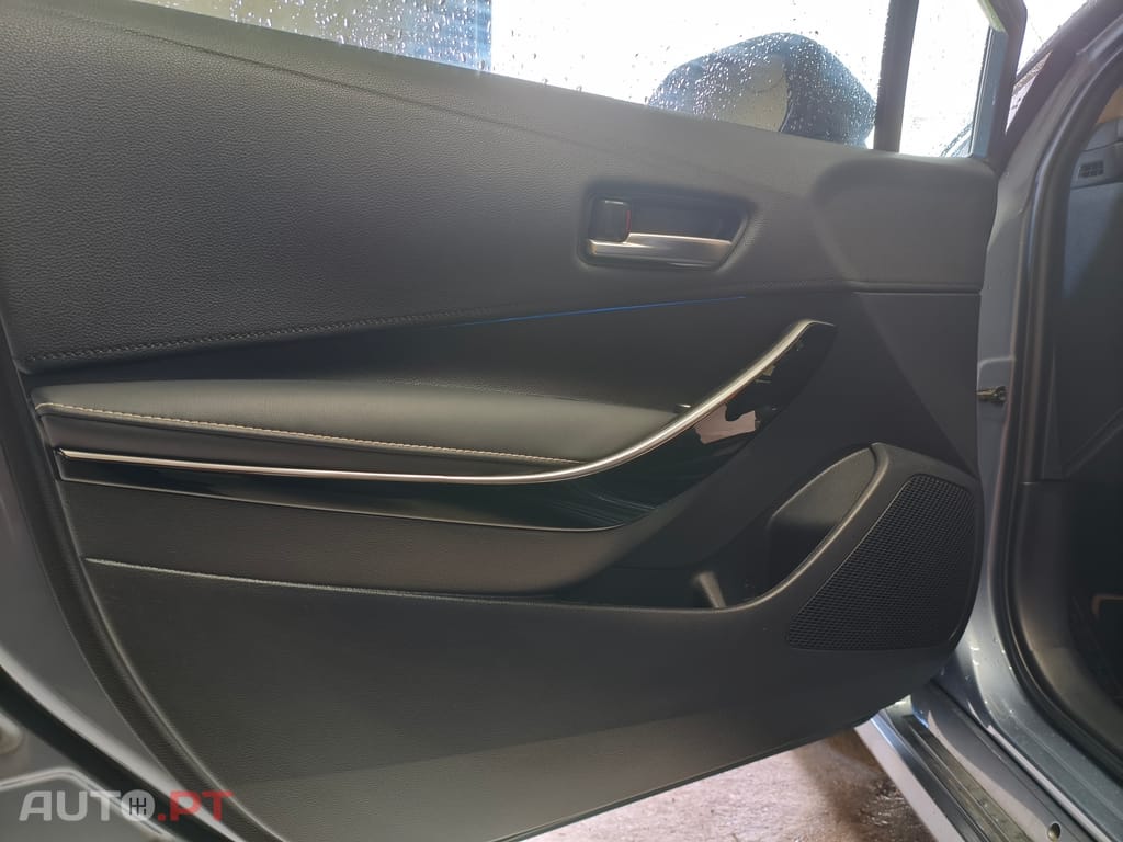 Toyota Corolla Hybrid Luxury