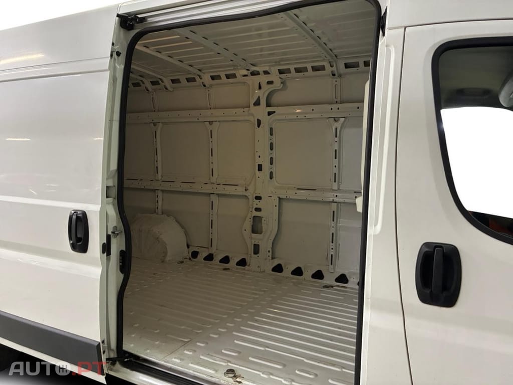 Peugeot Boxer 2.0 BlueHDi 335 L3H2 Premium