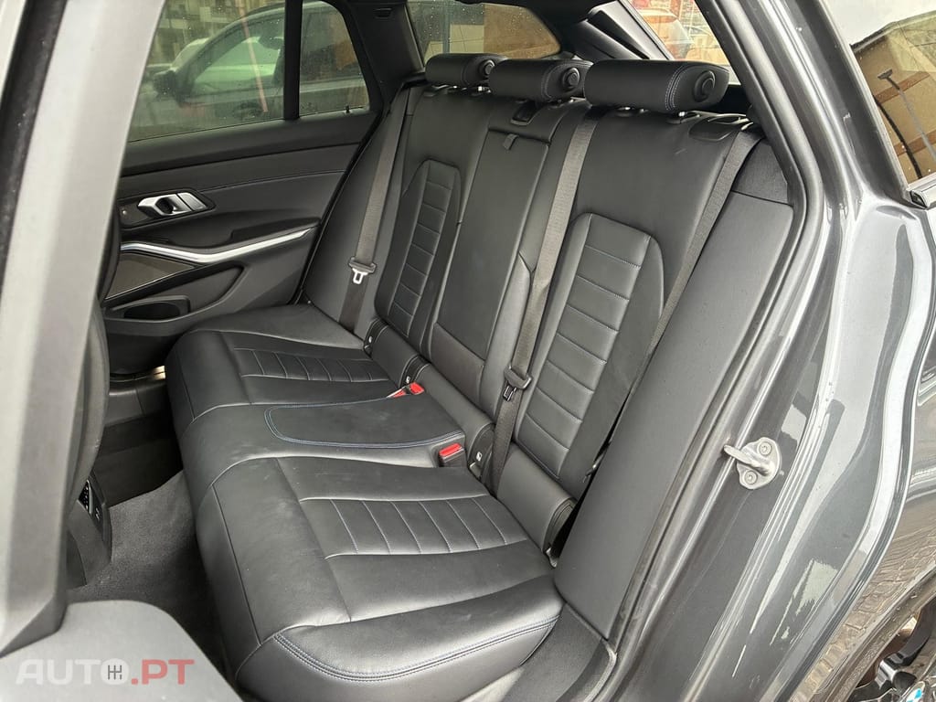 BMW 330 Pack M Auto Plug-In