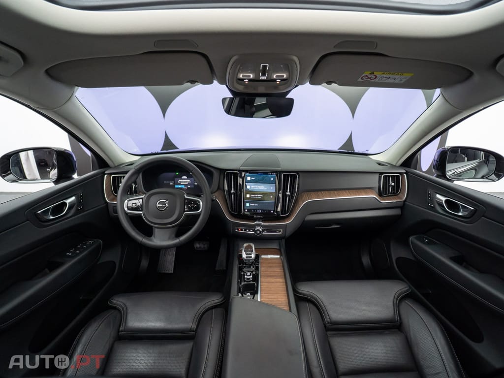 Volvo XC60 2.0 T6 PHEV Plus Dark