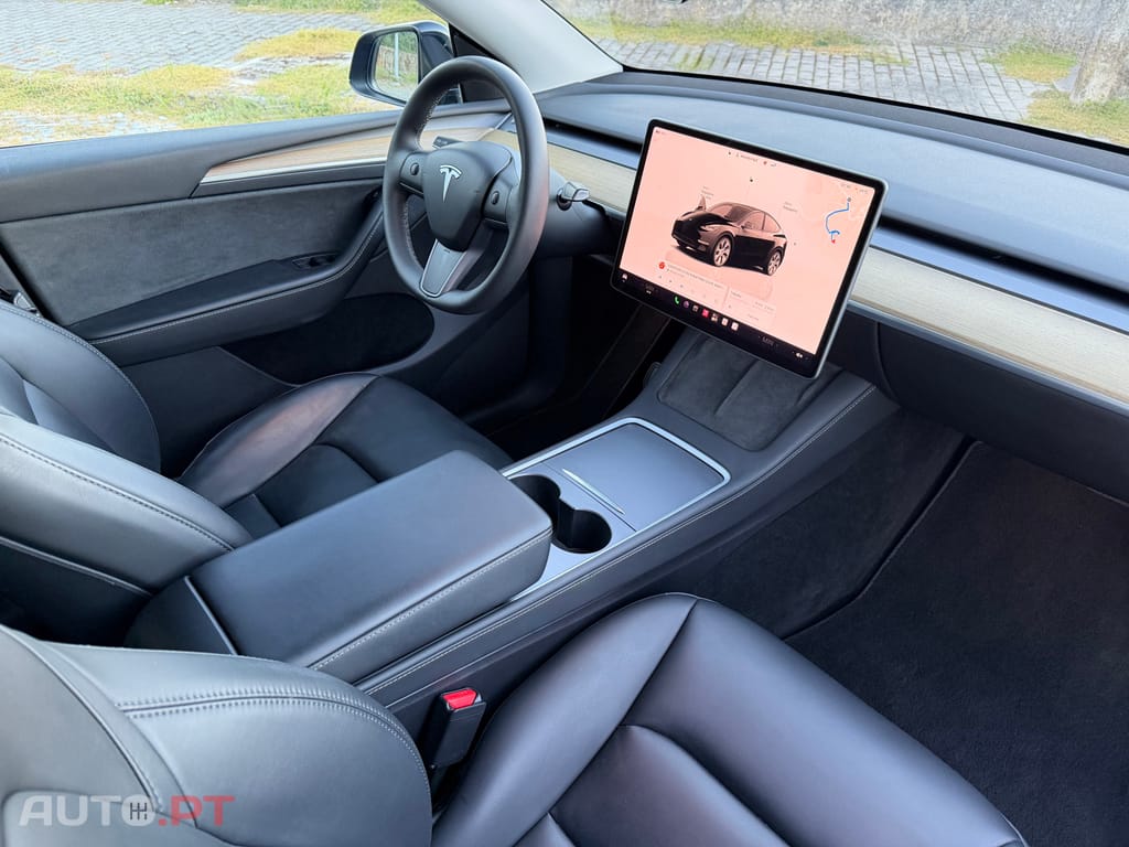 Tesla Model Y RWD