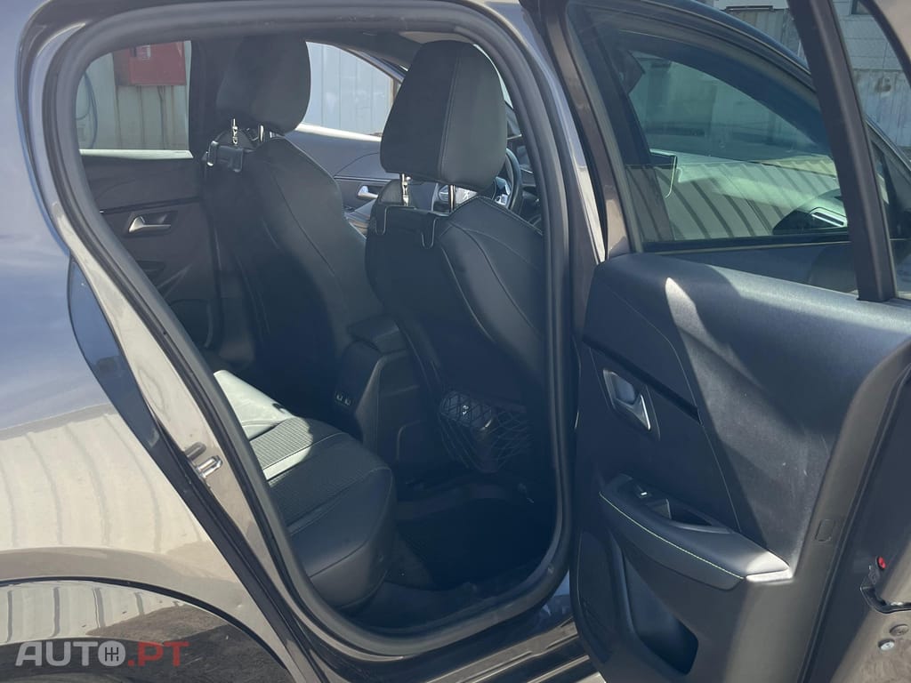 Peugeot 208 Puretech 1.2 GT