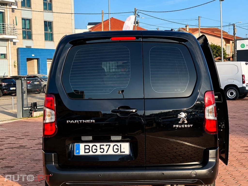 Peugeot Partner 1.5 BlueHDi Asphalt Longa EAT8